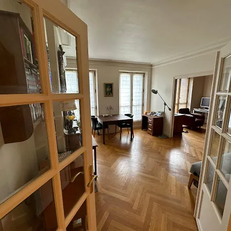 70 Sqm Apartment In 75008 Paris Exterior photo