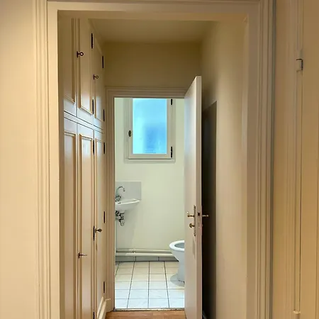 70 Sqm Apartment In 75008 Paris Exterior photo